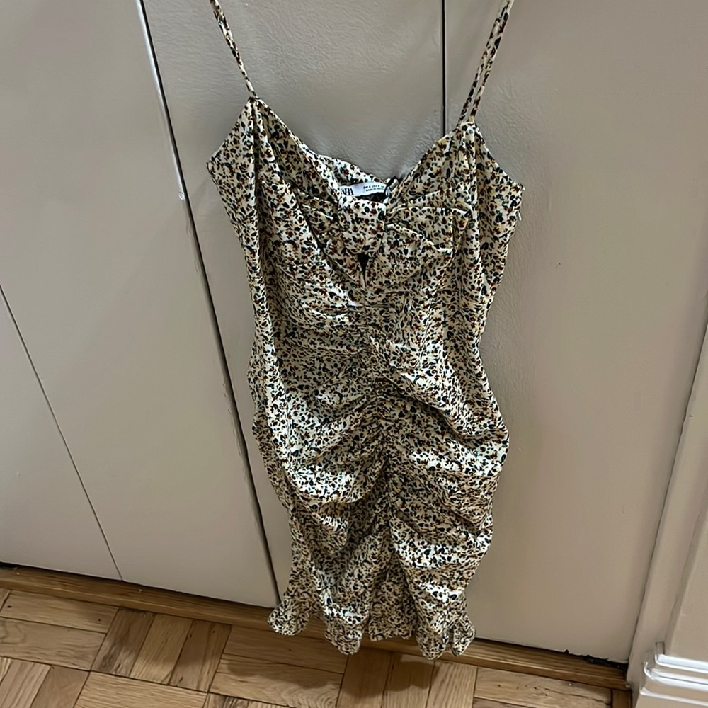 NWT Zara ruched dress with keyhole